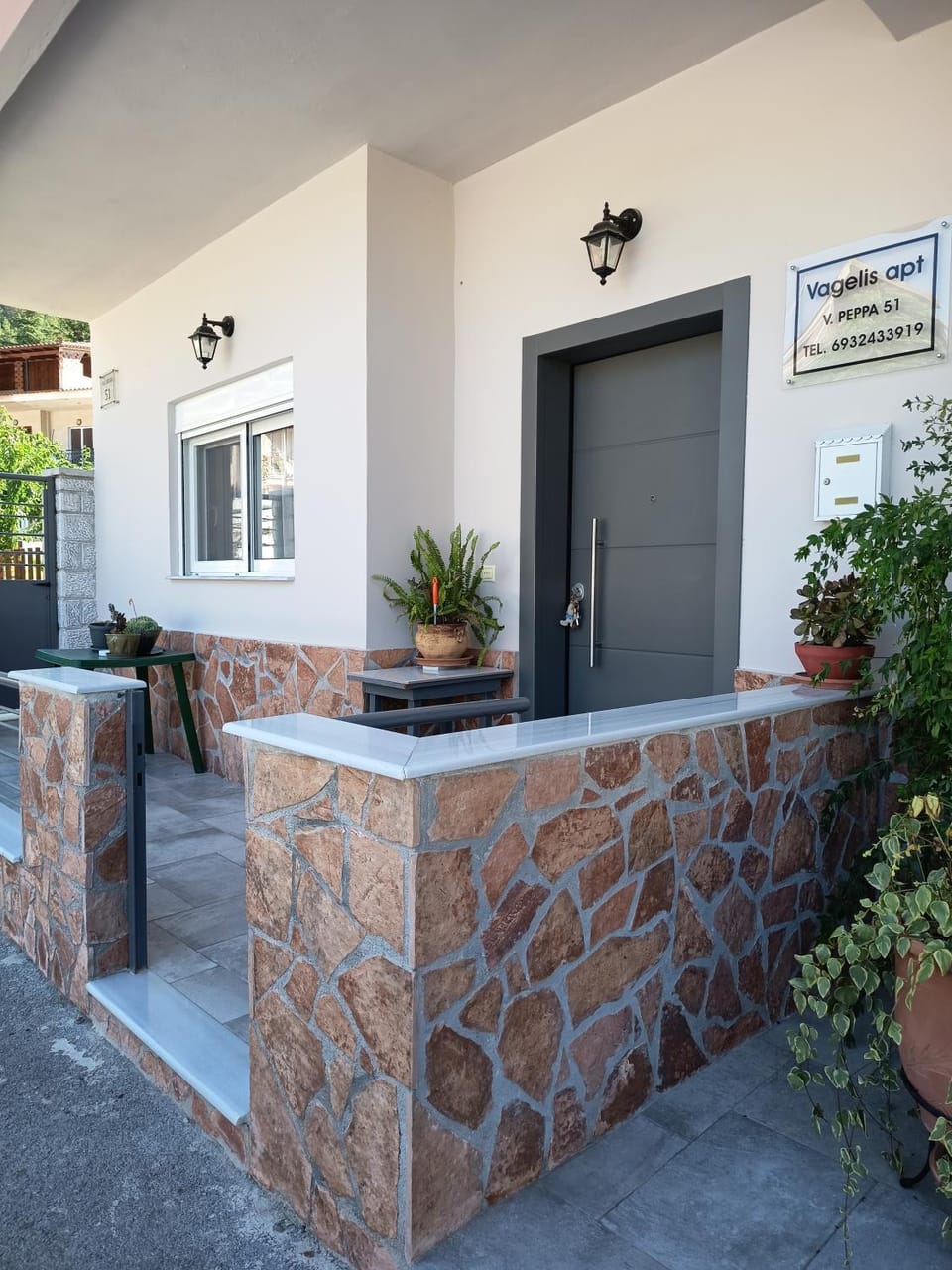 Facade/entrance