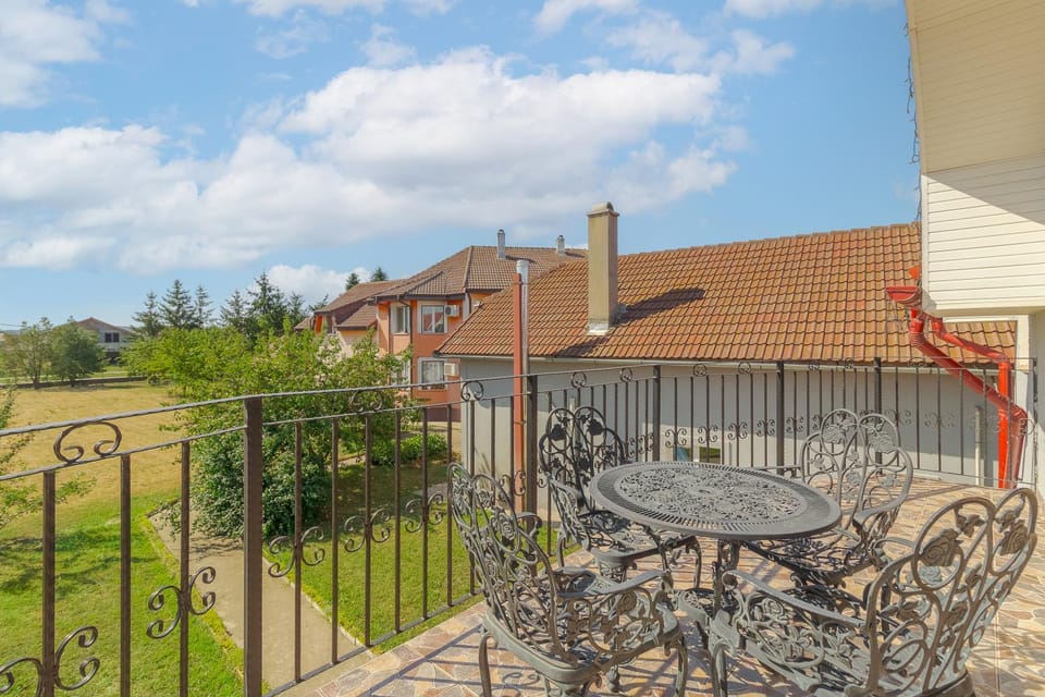 Patio, Day, View (from property/room), Balcony/Terrace