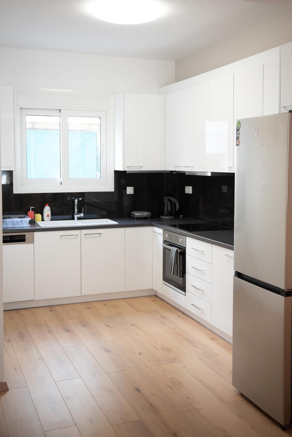 Kitchen or kitchenette, pet friendly, stove, kitchen