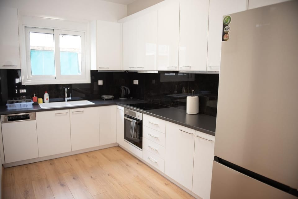 Kitchen or kitchenette, pet friendly, stove, kitchen