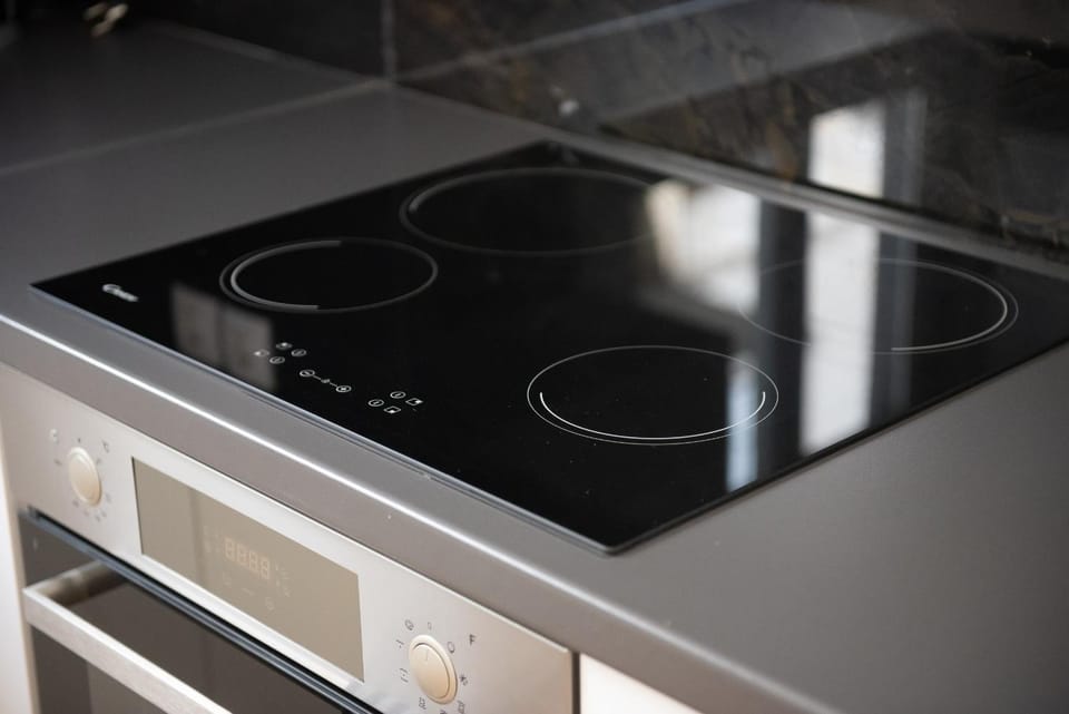 Kitchen or kitchenette, pet friendly, stove