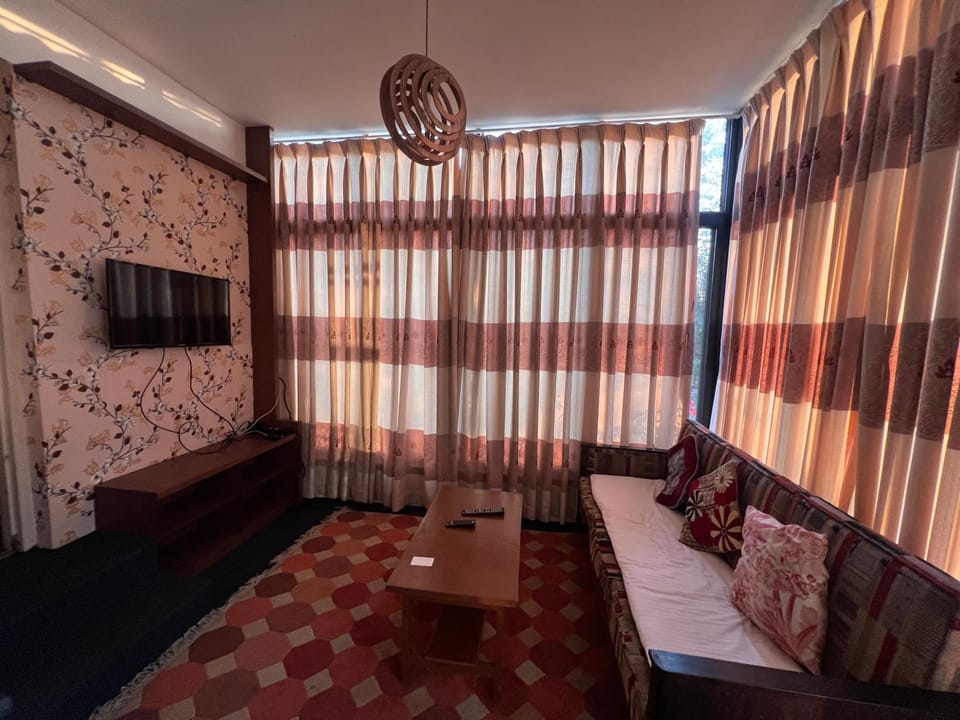 TV and multimedia, Seating area