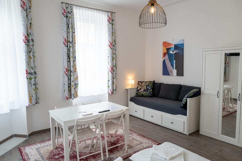 Living room, Photo of the whole room, Seating area, Dining area
