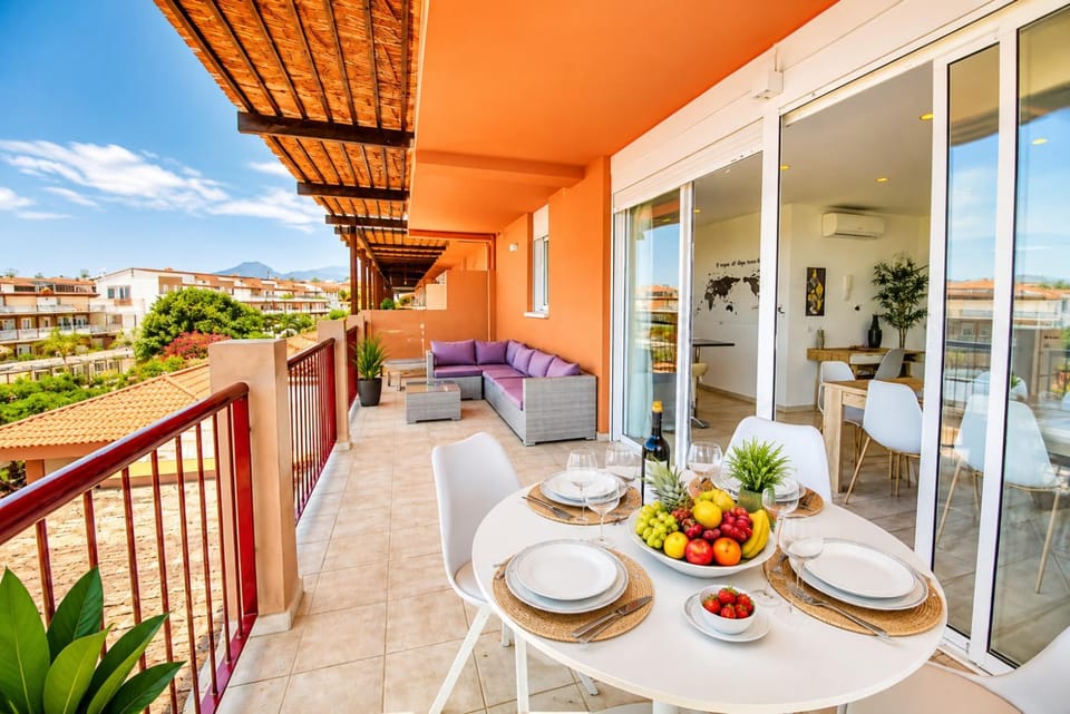 Sea Point Holiday House Apartment in Abona