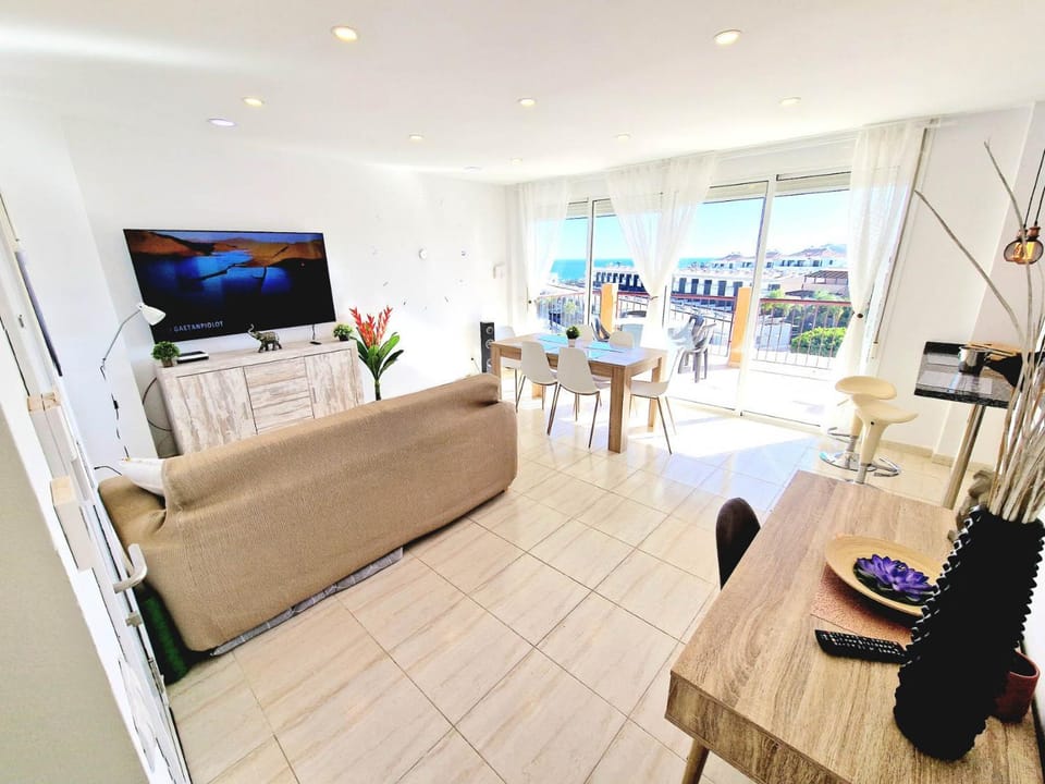 Sea Point Holiday House Apartment in Abona