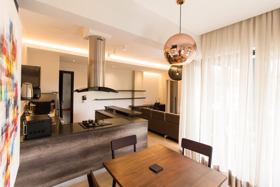 Kitchen or kitchenette, Dining area, kitchen