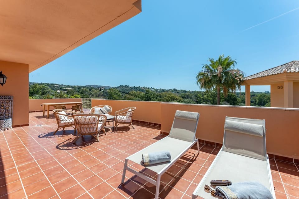 Property building, Balcony/Terrace, Living room