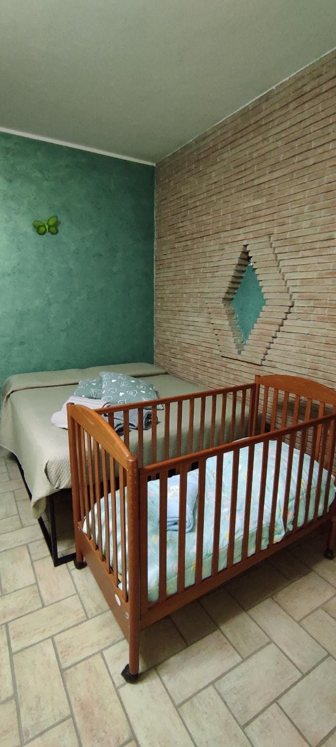 Bed, Photo of the whole room, Bedroom, cot