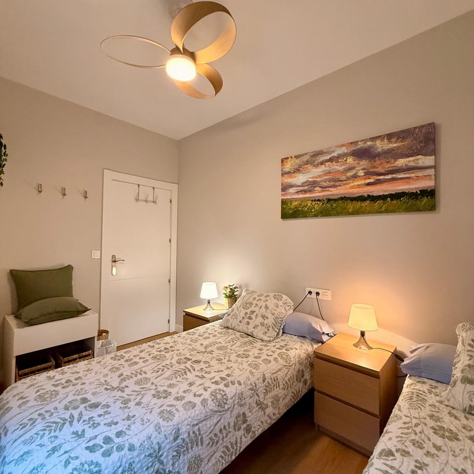 Habitación en apartamento con zonas comunes compartida H1 Vacation rental in Bilbao