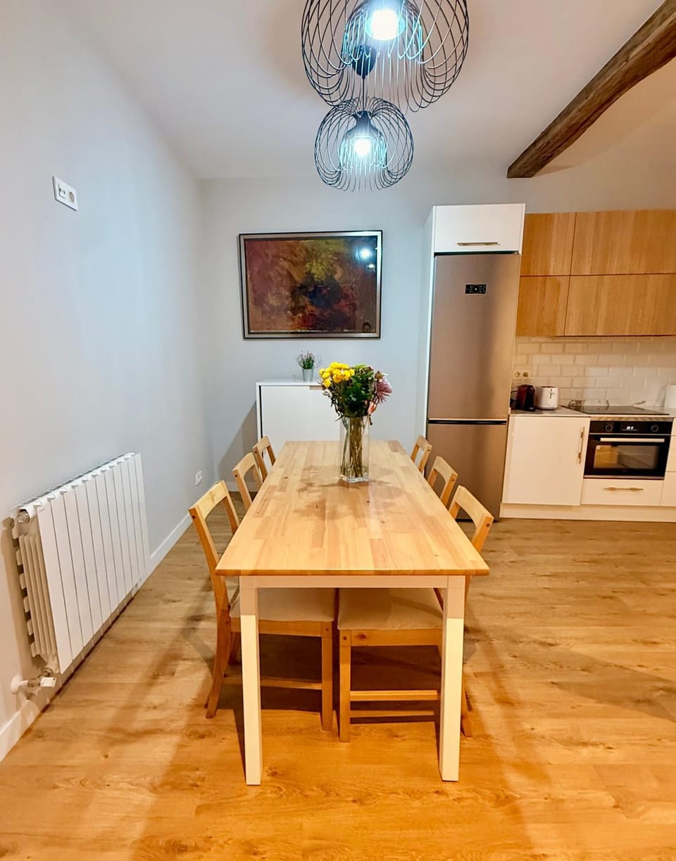 Habitación en apartamento con zonas comunes compartida H1 Vacation rental in Bilbao