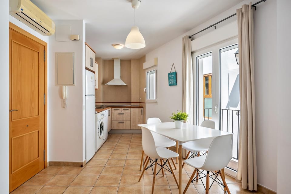 Property building, Kitchen or kitchenette, Living room