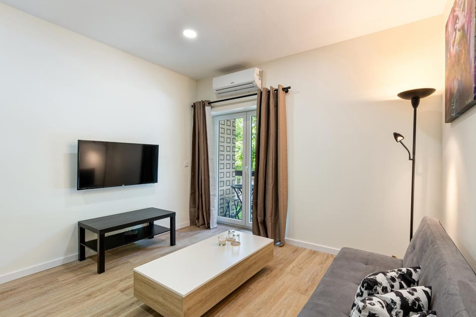 Communal lounge/ TV room, Living room