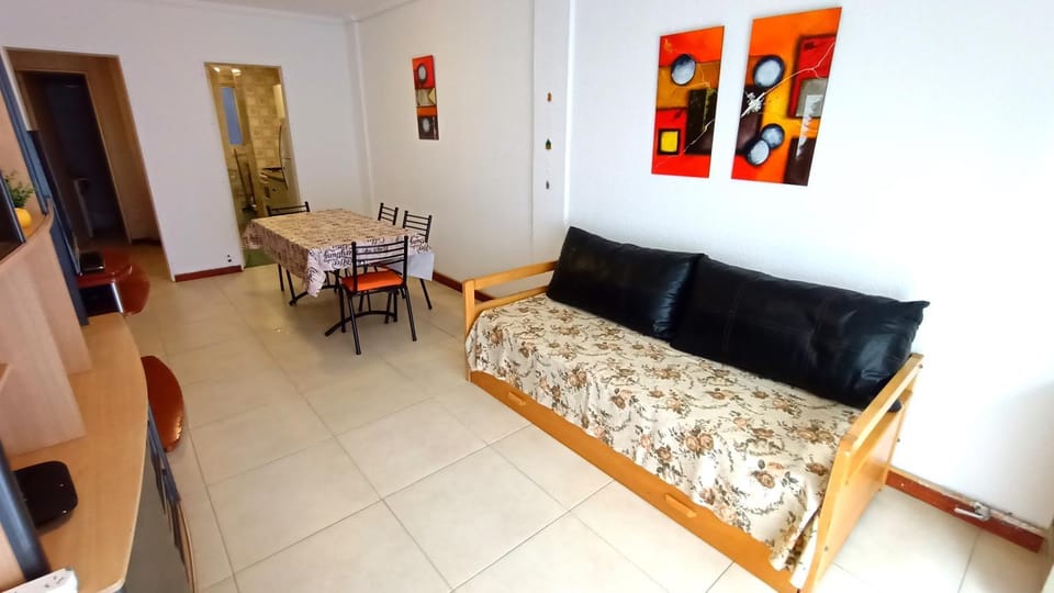 Bed, Photo of the whole room, Seating area, Dining area