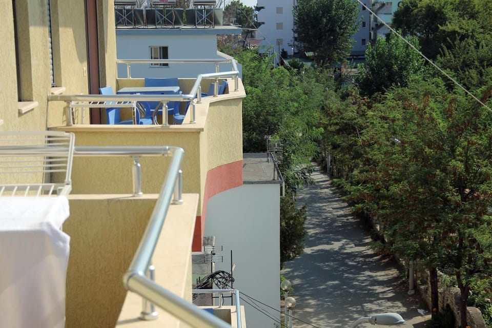 Garden, Balcony/Terrace