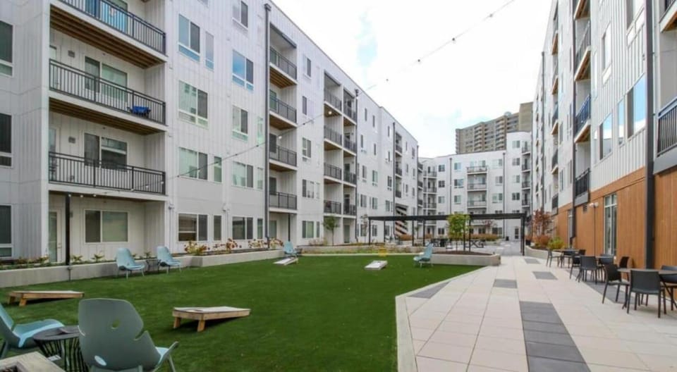 CozySuites at ArtCincy Apartment in Newport