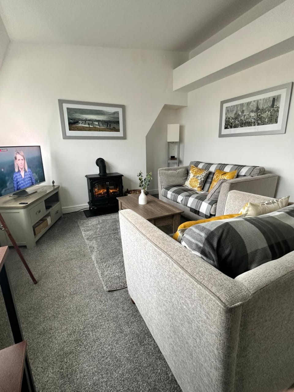 Living room, Seating area, Evening entertainment