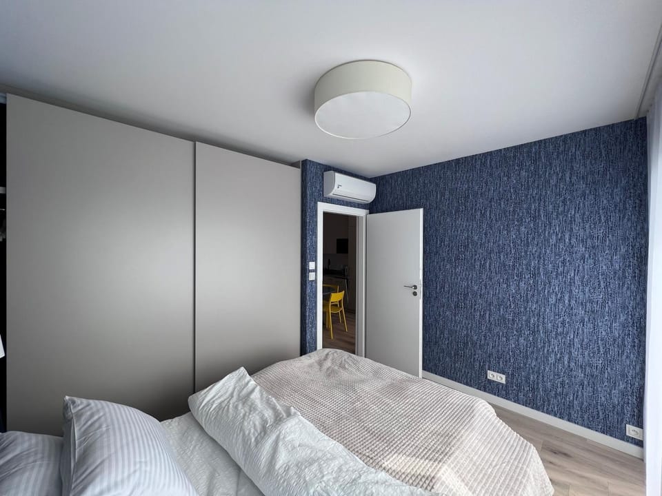 Bed, Photo of the whole room, Bedroom, wardrobe, air conditioner