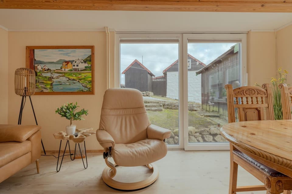 Natural landscape, Living room, Dining area