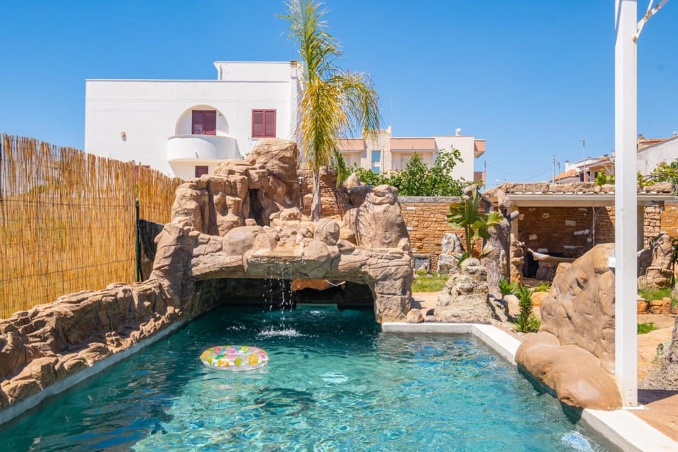 Day, Natural landscape, Pool view, Swimming pool