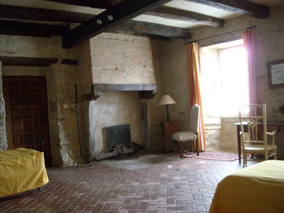 Photo of the whole room, Decorative detail, Family