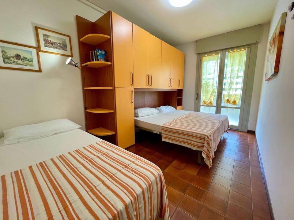 Bed, Decorative detail, Bedroom