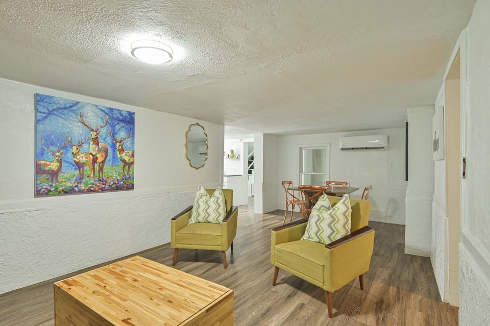 Communal Crashpad-City Card for local biz discounts House in Oklahoma City