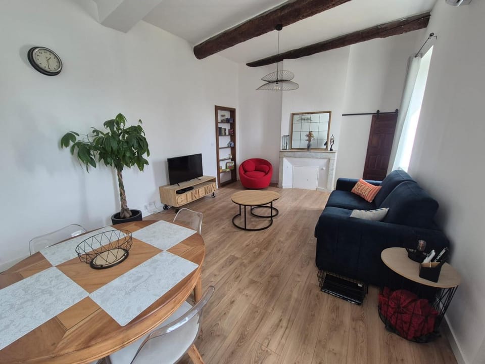 En plein coeur de Pélissanne - 55 m2 rénovés - Avec Parking Apartment in Provence-Alpes-Côte d'Azur