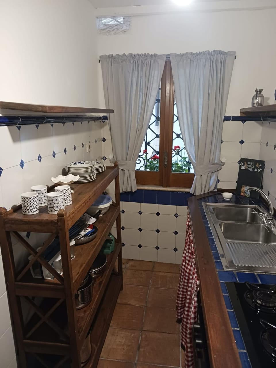 Kitchen or kitchenette, pet friendly, stove