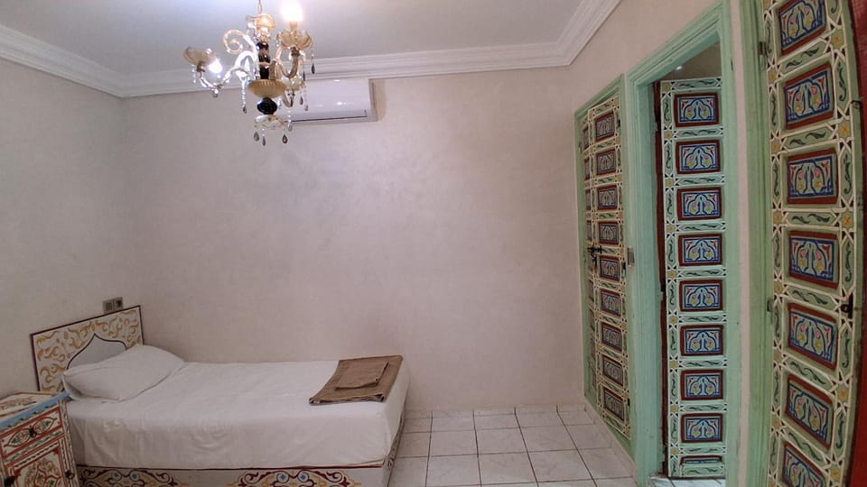 Riyad Entier Avec piscine Red Moon Kech Apartment in Marrakesh-Safi