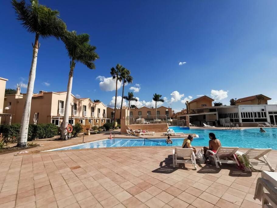 Pool view, Swimming pool, Swimming pool, Open Air Bath, Public Bath, sunbed