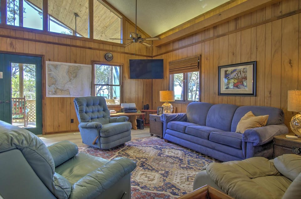 Core Sound Lodge home House in Harkers Island