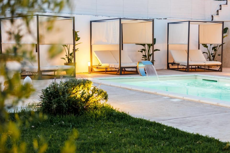 Garden, Garden view, Pool view, Swimming pool, sunbed
