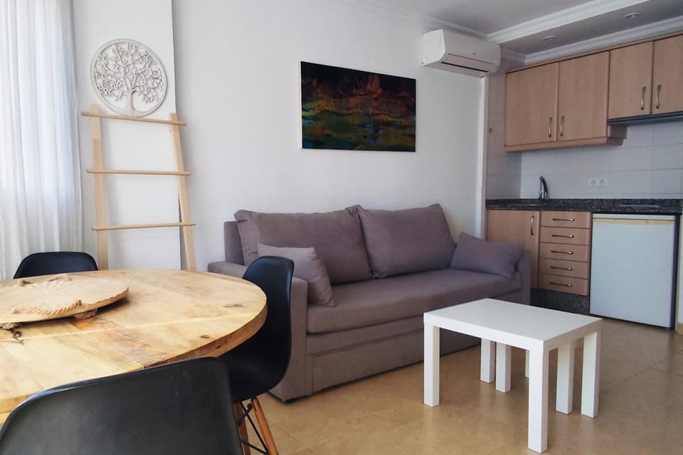 Kitchen or kitchenette, Living room