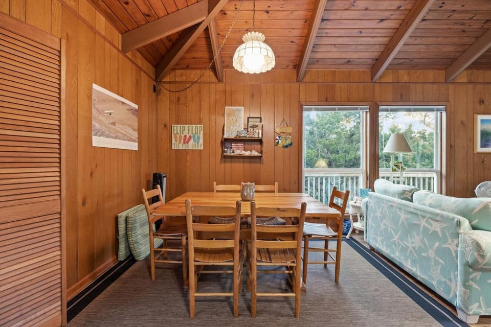 Dogwood Treehouse home House in Pine Knoll Shores