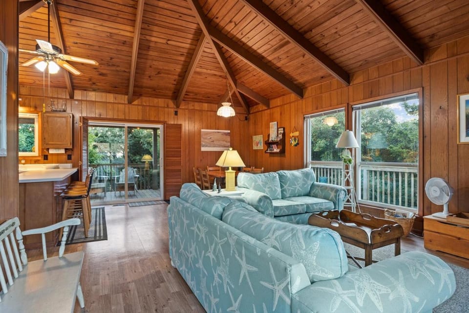 Dogwood Treehouse home House in Pine Knoll Shores