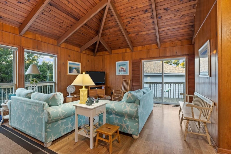 Dogwood Treehouse home House in Pine Knoll Shores