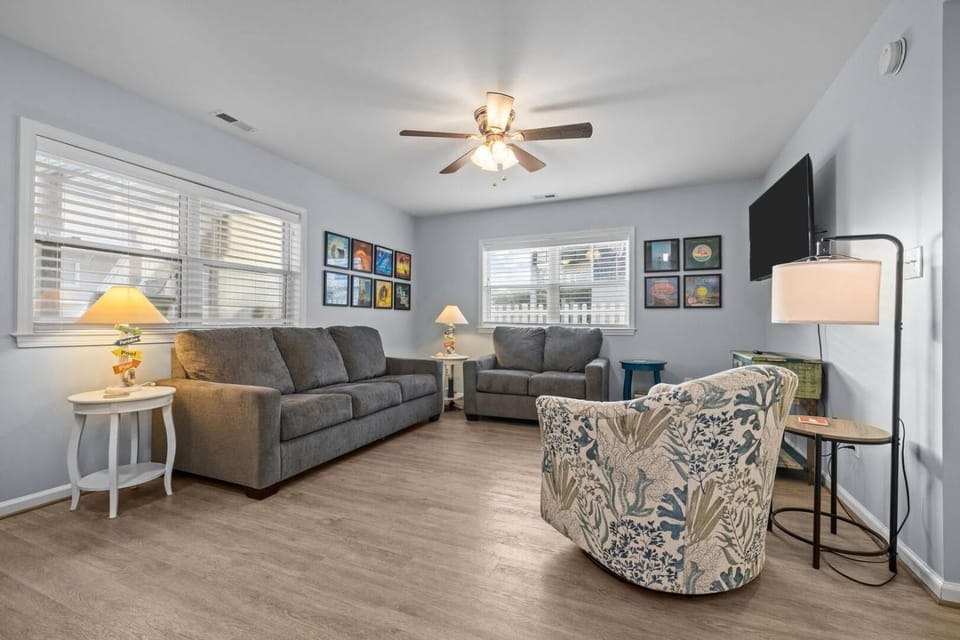Boardwalk Shores B Apartment in Atlantic Beach