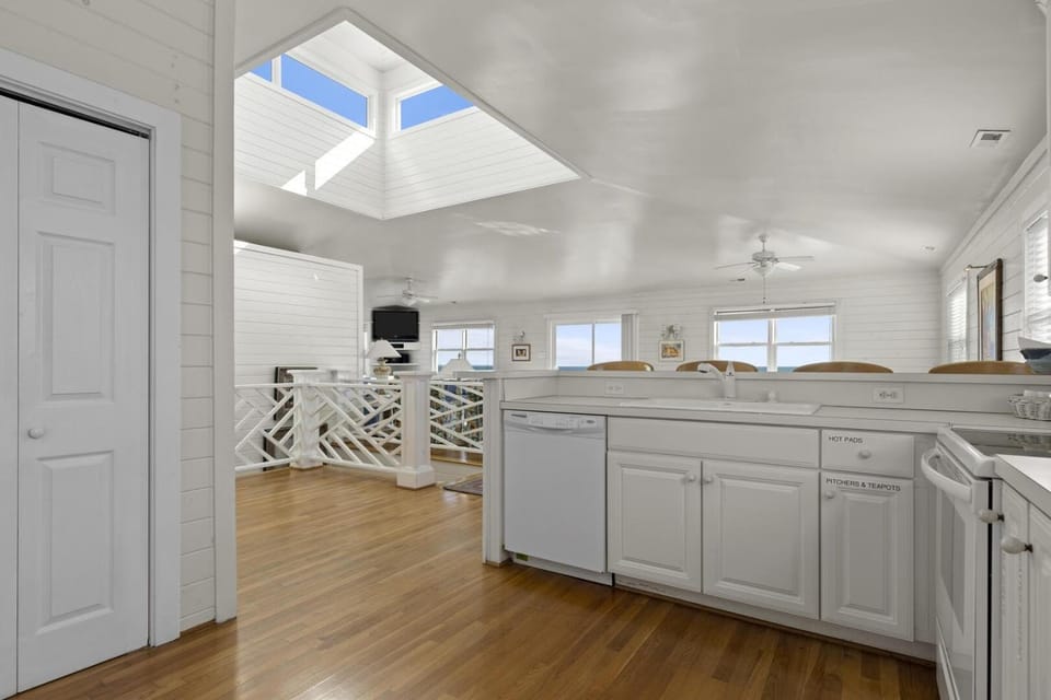 Suncatcher Home House in Atlantic Beach