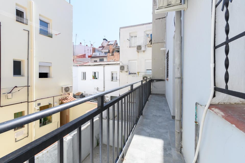 For you Rentals Encantador y único estudio TEMPORAL en Tetuan Madrid MLU412 Apartment in Madrid