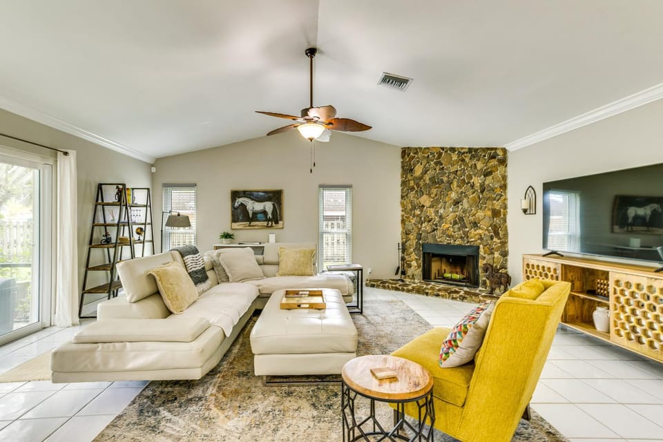 Wellington Vacation Rental: Private Saltwater Pool House in Wellington