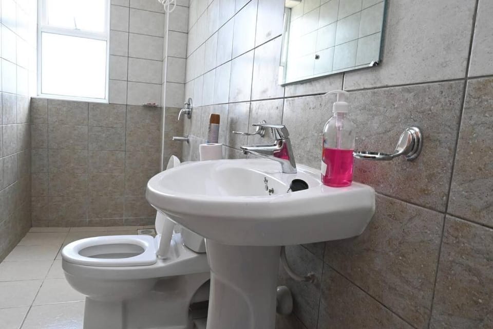 Blue Oak House. Lovely 1 Bedroom, Nanyuki Apartment in Kenya