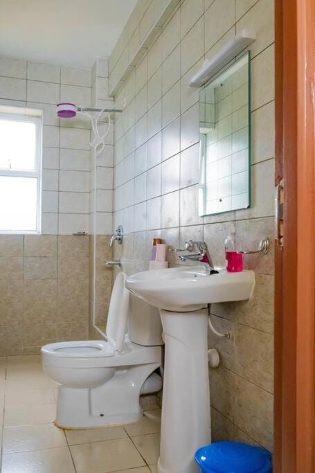 Blue Oak House. Lovely 1 Bedroom, Nanyuki Apartment in Kenya