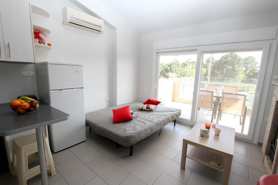 Bed, View (from property/room), Balcony/Terrace, Living room, Seating area, air conditioner