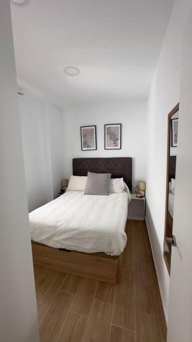 Rockside Residentes Suites La Línea Apartment in Andalusia