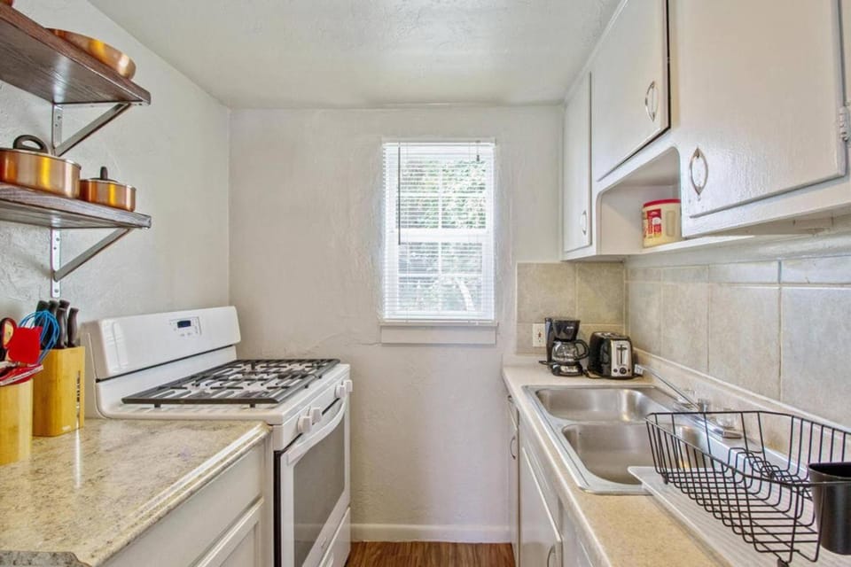 Affordable for long stay great for travel workers Apartment in Oklahoma City