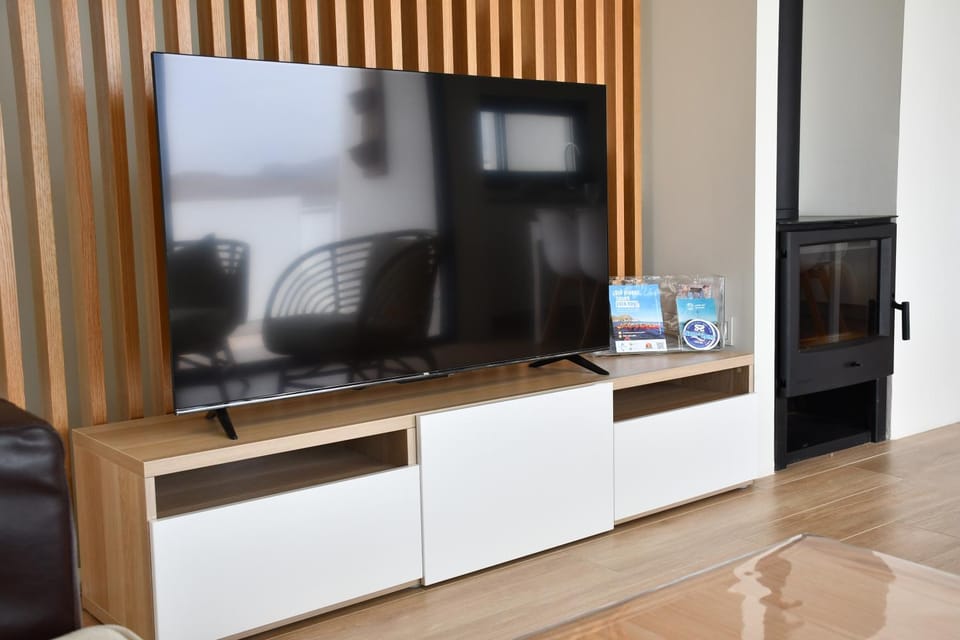 TV and multimedia, fireplace