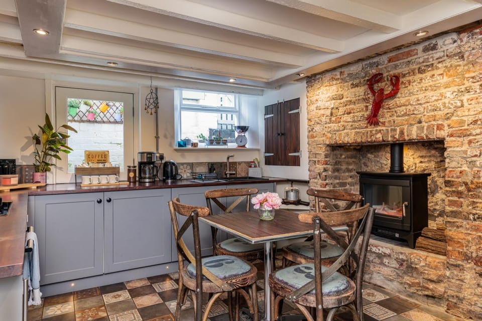 fireplace, fireplace, pet friendly, kitchen