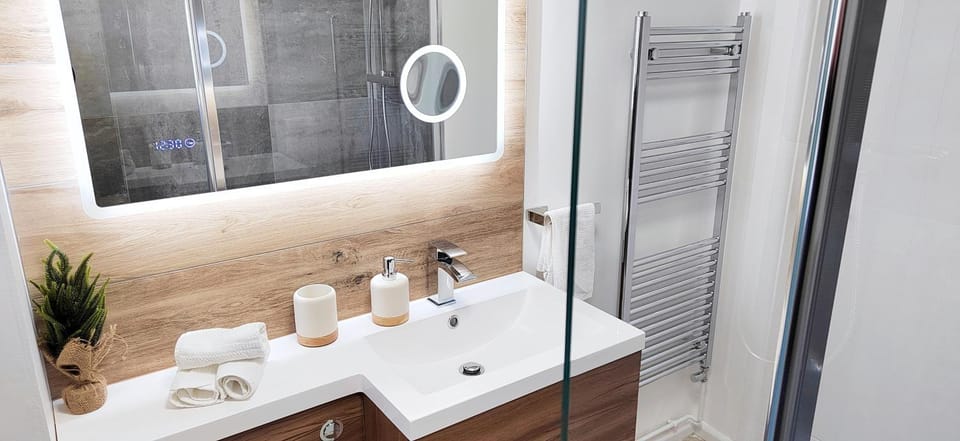 Shower, Bathroom, towels