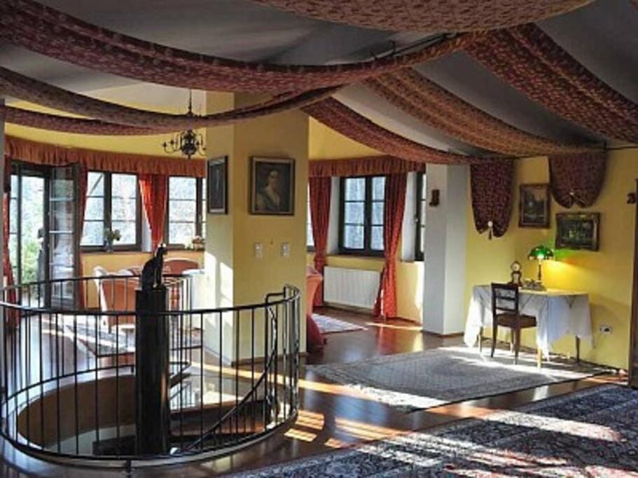 Bed, Living room, Photo of the whole room, Seating area, Bedroom