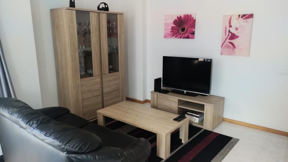 Communal lounge/ TV room, TV and multimedia, Living room, Seating area